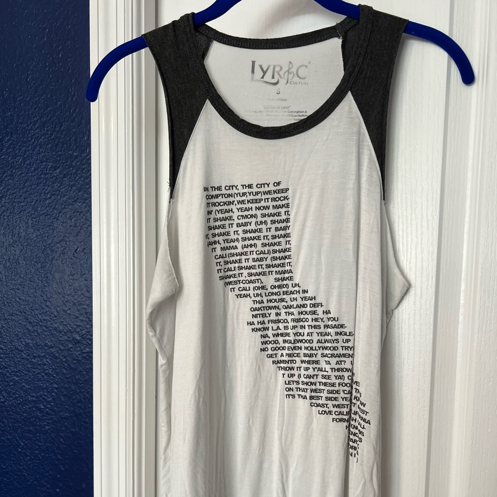 California Love lyric tank. Loose fitting small.